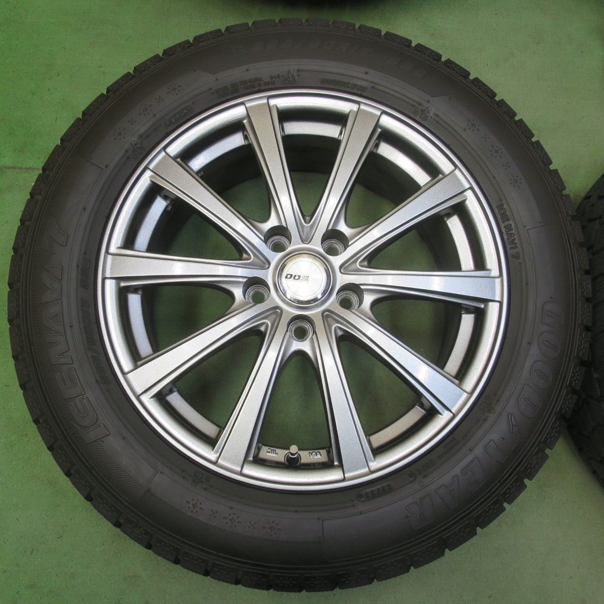 バリ溝！23年！キレイ！9.5分◎スタッドレス 225/60R17 グッドイヤー