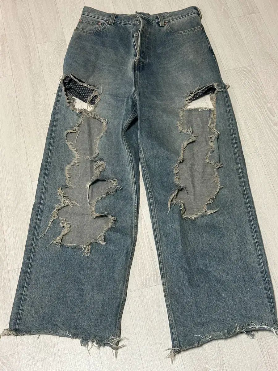 バレンシアガ ボクサー ディス デニムパンツ 68,395円