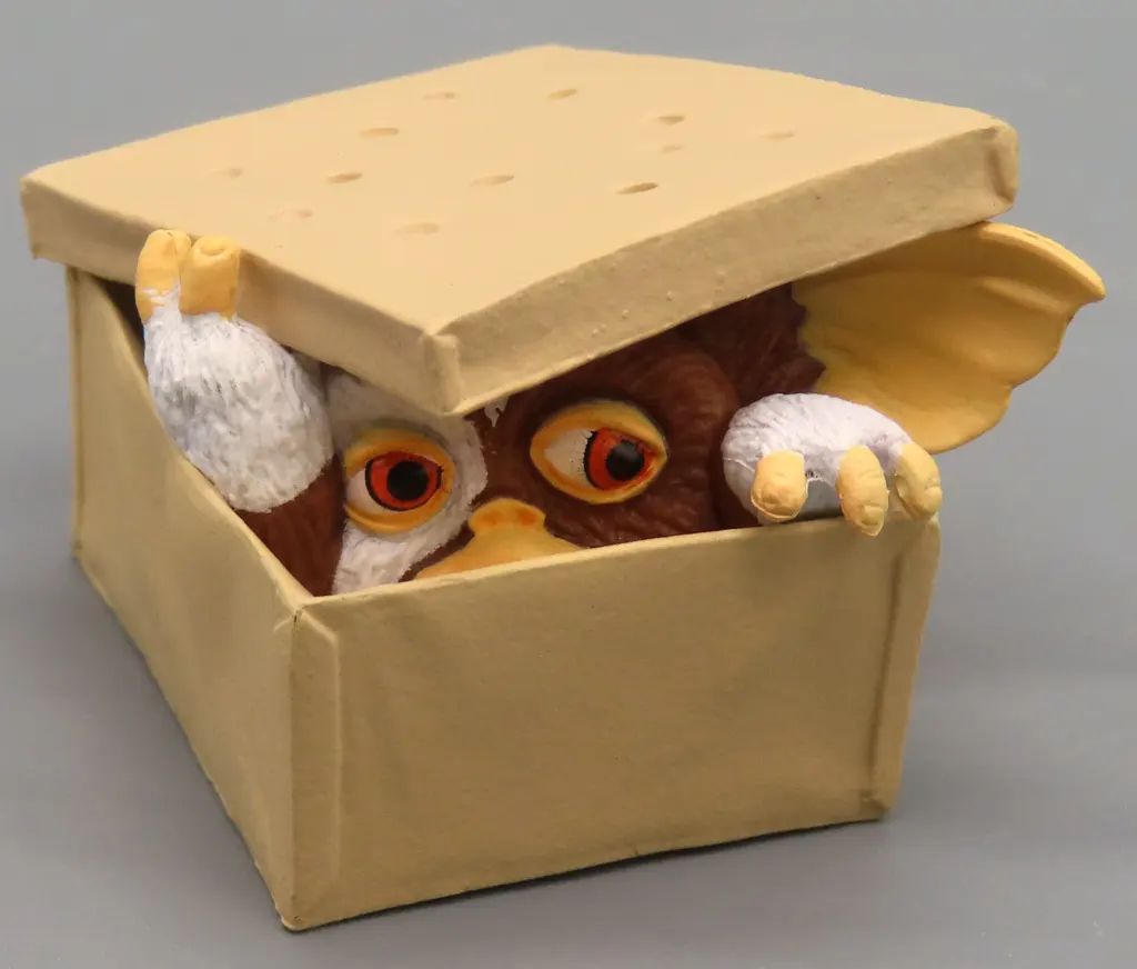 [Usado] ¿Gizmo de figura comercial? (El escondite en la caja) "Gremlin Hide & Seek Figura del escondite"