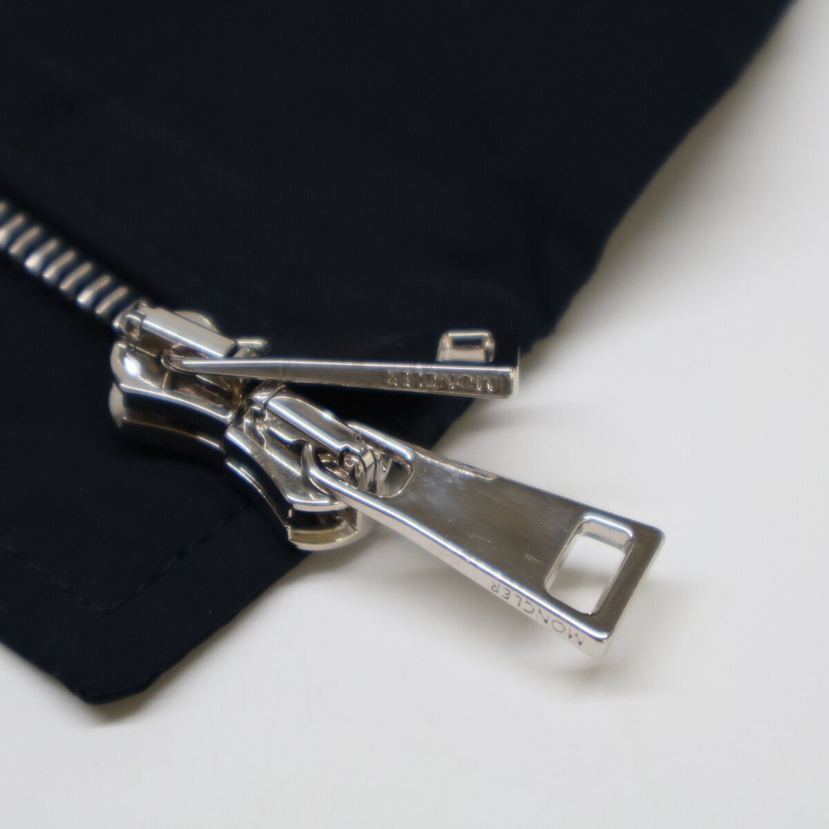 MONCLER モンクレール ENET ナイロン ジップアップ フーディジャケット