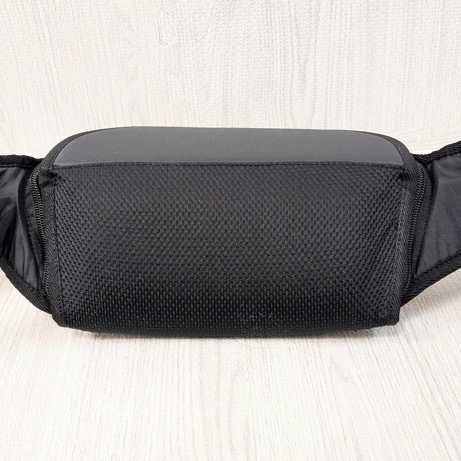 美品 THE GREEDY DOG 犬用ヒップシート 獣医師監修 お散歩ポーチ EIGHTEX お散歩ポーチ 遮熱 UVカット 飛び出し防止カバー 犬抱っこ イエロー 黄色 外出 グリーディードッグ
