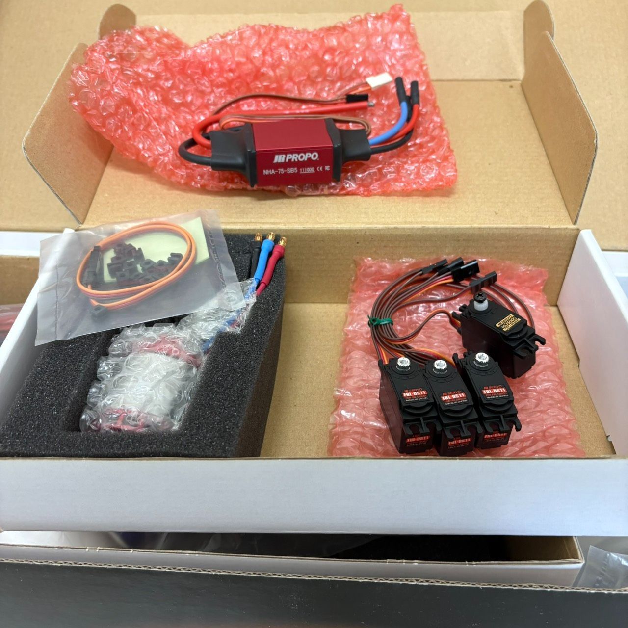 JR日本遠隔制御　NEX FBL E6 550 S【中古品】NEX E6-550 FBL JR PROPO 電動ラジコンヘリコプター - メルカリ