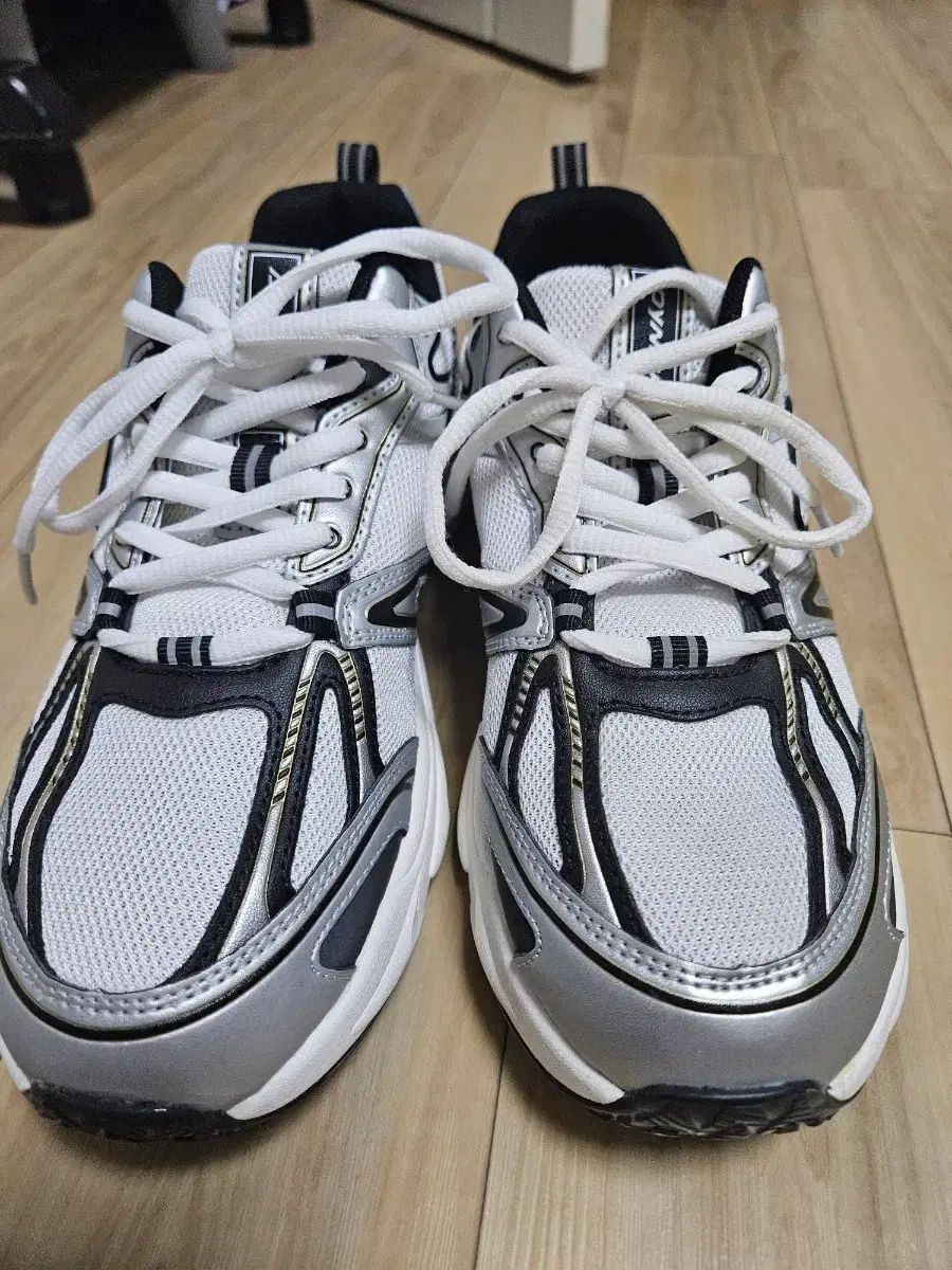 DYNAFIT フリーツウィンド2 スニーカー 260 新品
