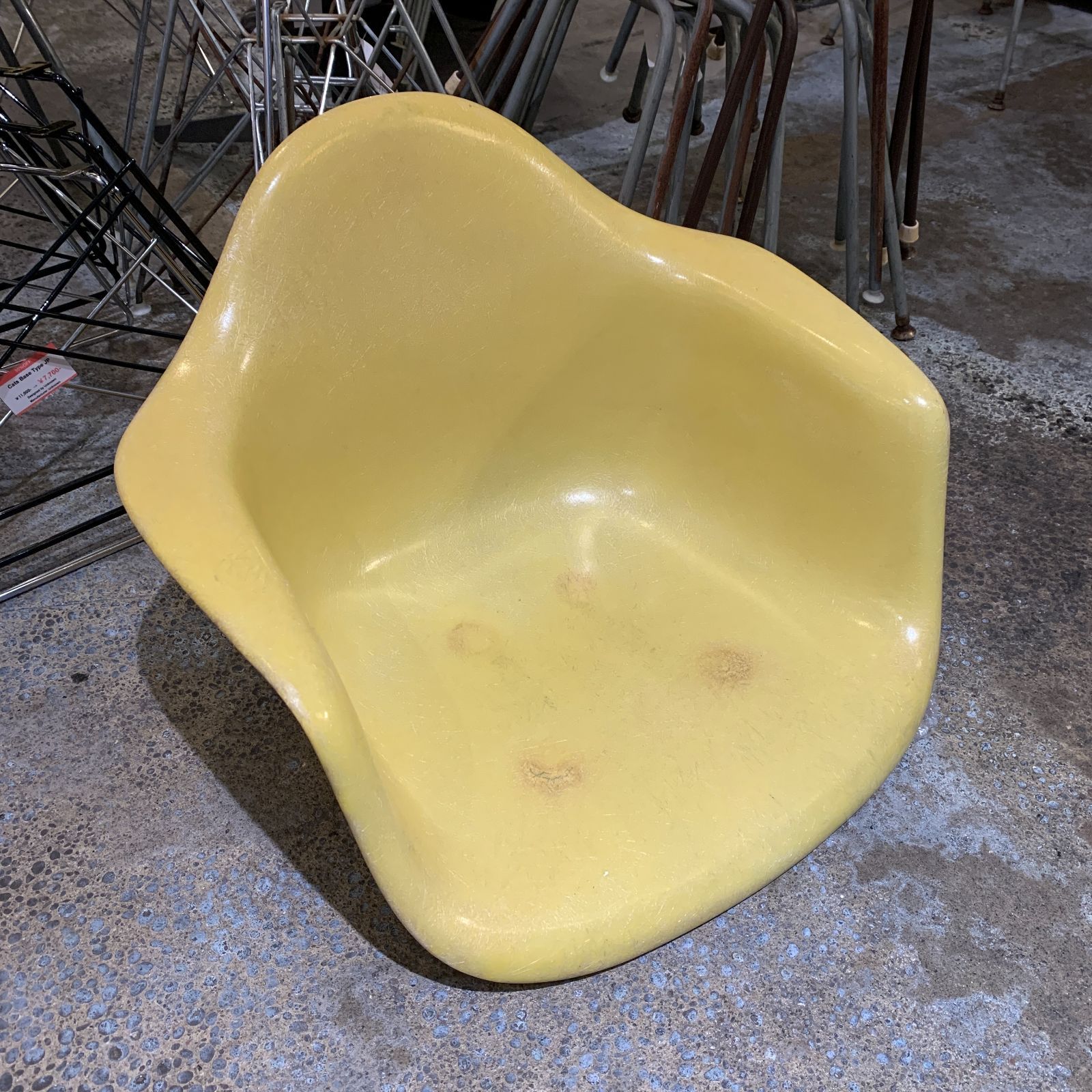 Herman Miller】ハーマンミラー Arm Shell アームシェル Lemon Yellow