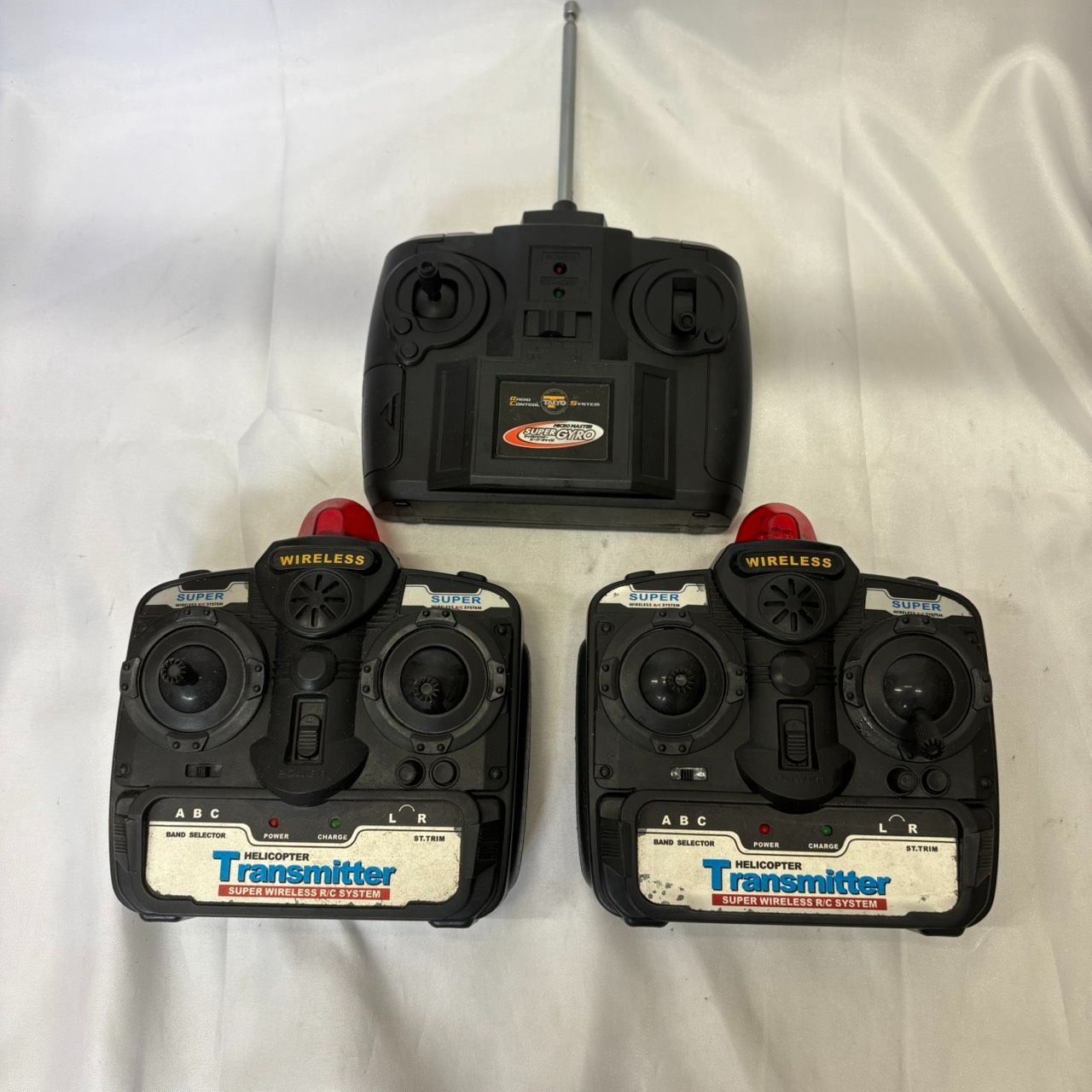 S【中古品】送信機3台まとめ売り「Super Wireless R/C System」3チャンネル仕様のヘリコプター用 2台 「MICRO MASTER SUPER GYRO」3チャンネルラジコンヘリ用1台