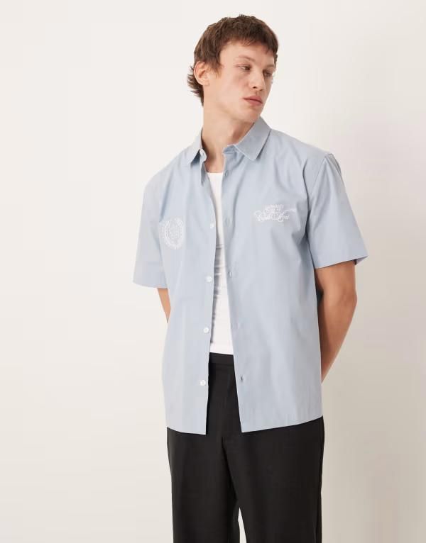 エイソス メンズ トップス シャツ ASOS DESIGN relaxed shirt with chest embroidery in light BLUE ブルー 13,845円