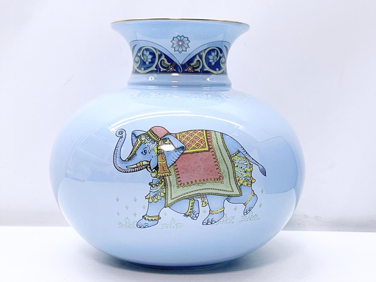 美品　WEDGWOOD　ウェッジウッド　ブルーエレファント　花瓶　陶器