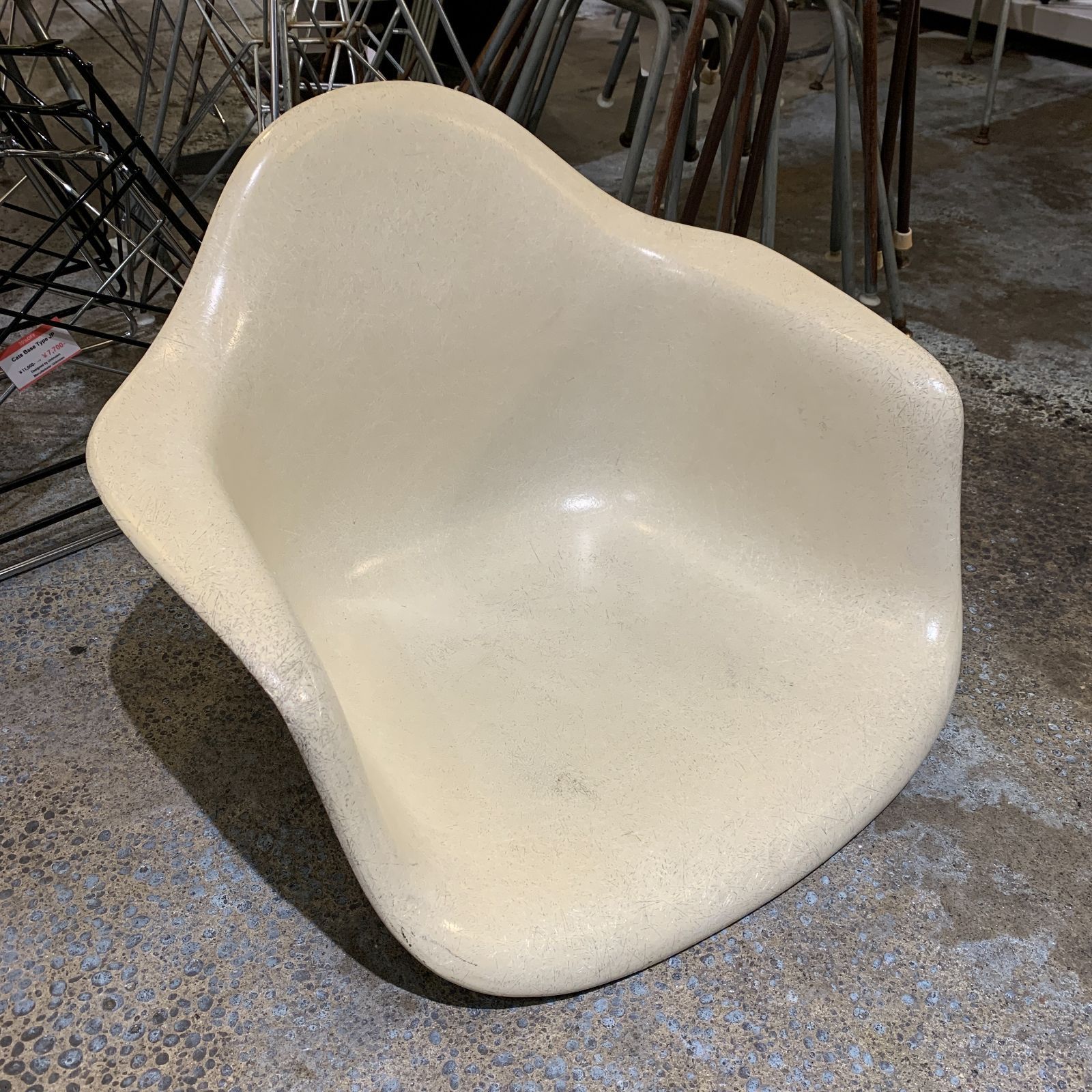 【Herman Miller】ハーマンミラー Arm Shell アームシェル Parchment パーチメント