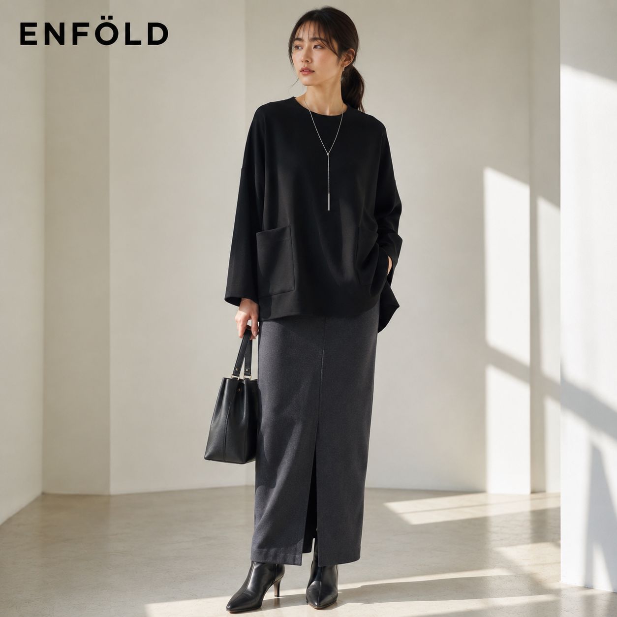 【新品、未使用 / 前後差アシンメトリー】ENFOLD / エンフォルド ライトバックウォームプルオーバー 38 ブラック ヒップ周りやお腹周りをすっぽりと優しくカバー 通勤 学校行事 お食事会 お出かけ デイリーコーデ