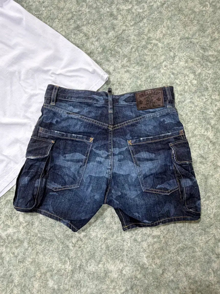 30 DSQUARED2 カーゴ デニム ハーフパンツ