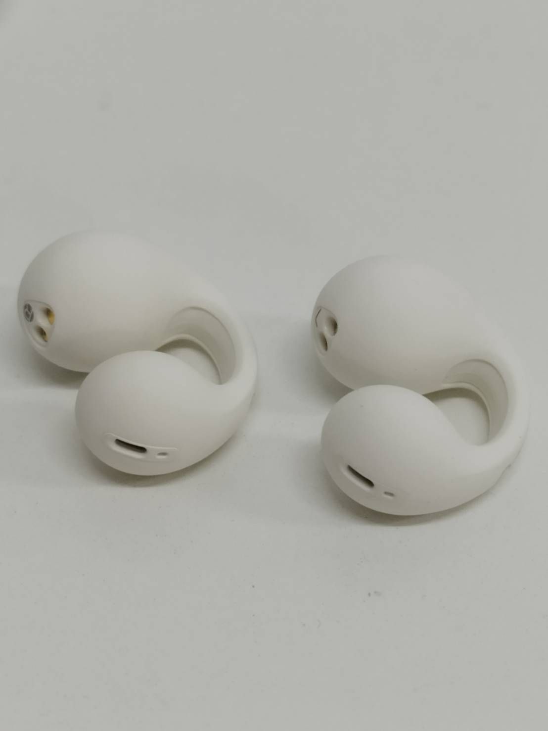 現状品】ambie AM-TW01 ワイヤレスイヤホン/ホワイト - メルカリ