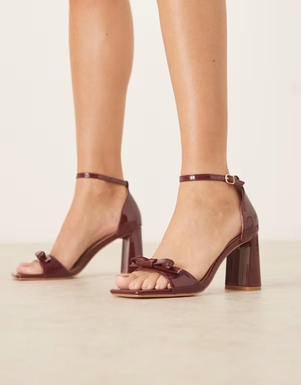 グラマラス レディース シューズ サンダル ヒール Glamorous block heeled sandals with bow Burgundy バーガンディ