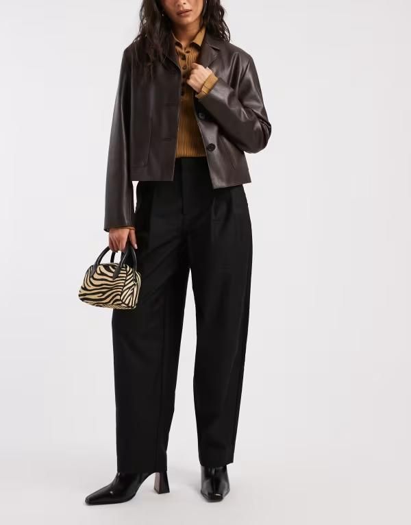 オブジェクト レディース ボトムス カジュアルパンツ Object pleat front barreleg detail pants Black ブラック