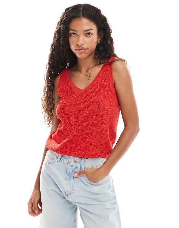 ヴェロモーダ レディース トップス ベスト ニット Vero Moda pointelle knitted tank top with scallop edge in fiery Fiery Red 8,345円