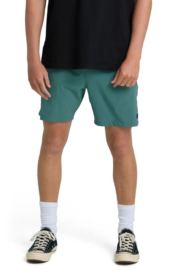 ビラボン メンズ ボトムス ハーフパンツ・ショーツ ショートパンツ Billabong Surftrek Hybrid Board Shortsea Green グリーン