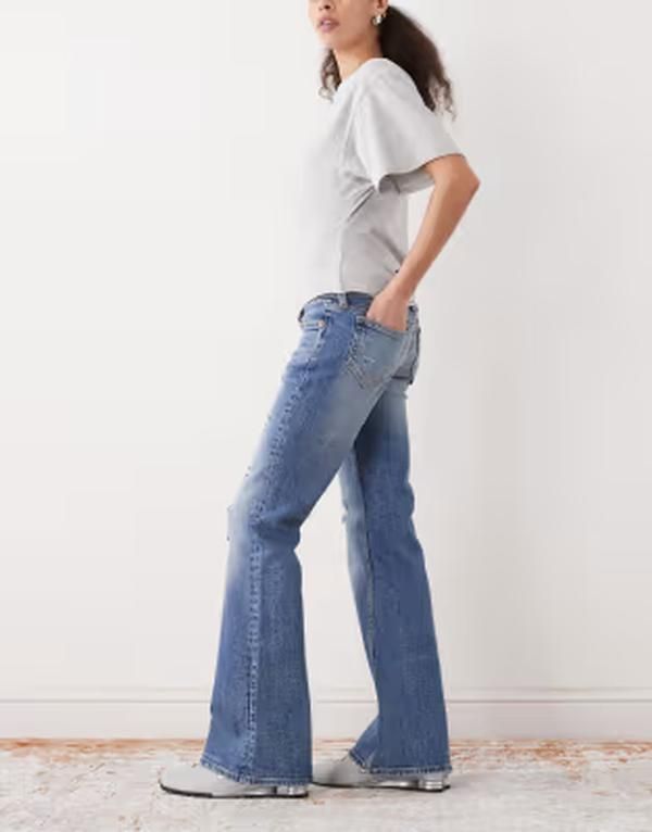 ウィークデイ レディース ボトムス デニムパンツ ブーツカット ブーツ ジーンズ Weekday distressed bootcut flared jeans in mid Blue Horses ウィークデイ レディース ボトムス デニムパンツ ブーツカット ブーツ ジーンズ Weekday distressed bootcut flared jeans in mid Blue Horses