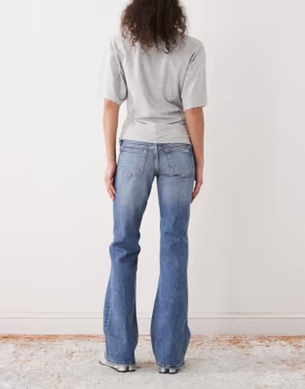 ウィークデイ レディース ボトムス デニムパンツ ブーツカット ブーツ ジーンズ Weekday distressed bootcut flared jeans in mid Blue Horses ウィークデイ レディース ボトムス デニムパンツ ブーツカット ブーツ ジーンズ Weekday distressed bootcut flared jeans in mid Blue Horses