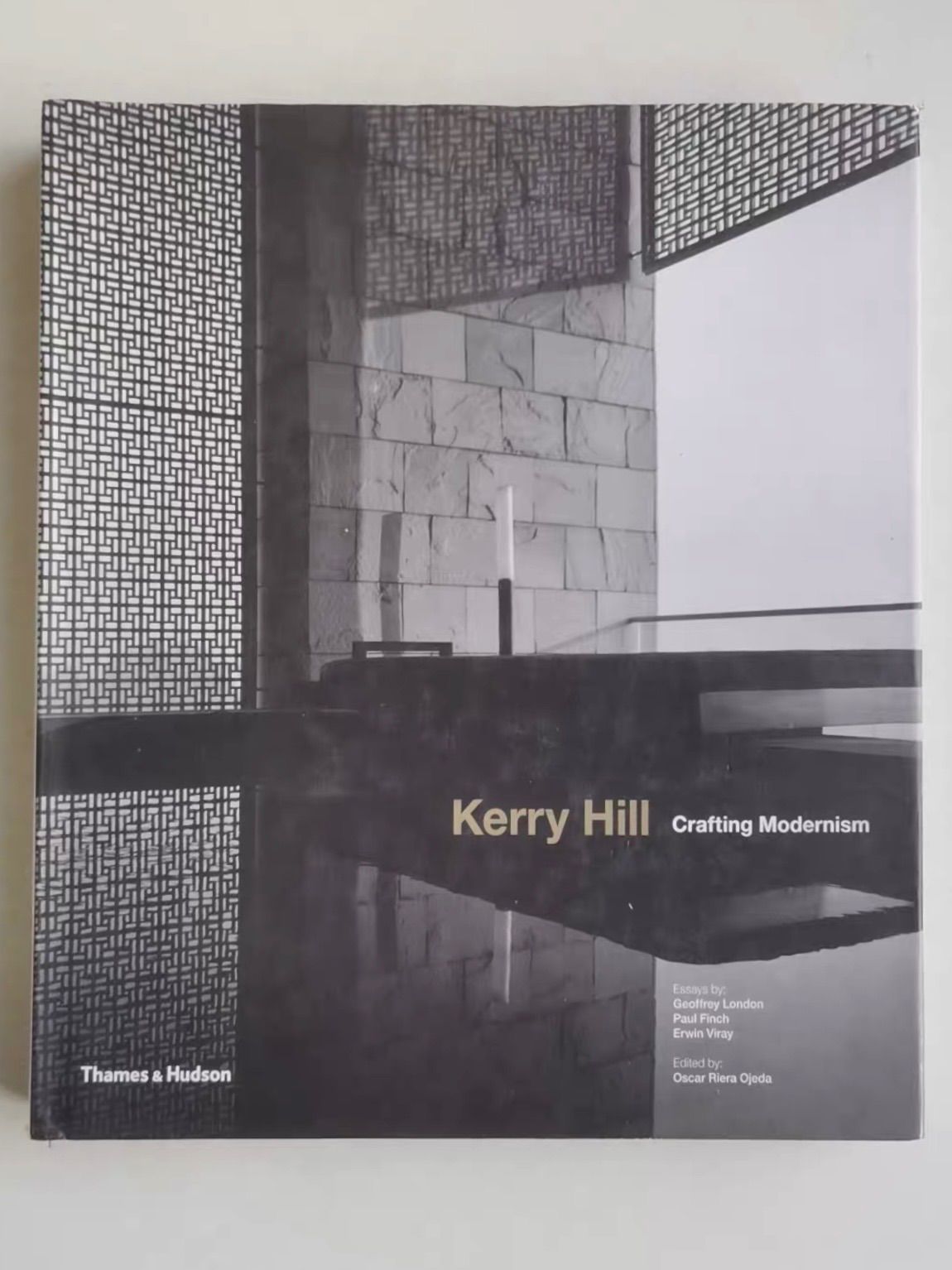 Kerry Hill Crafting Modernism ケリー・ヒル クラフティング