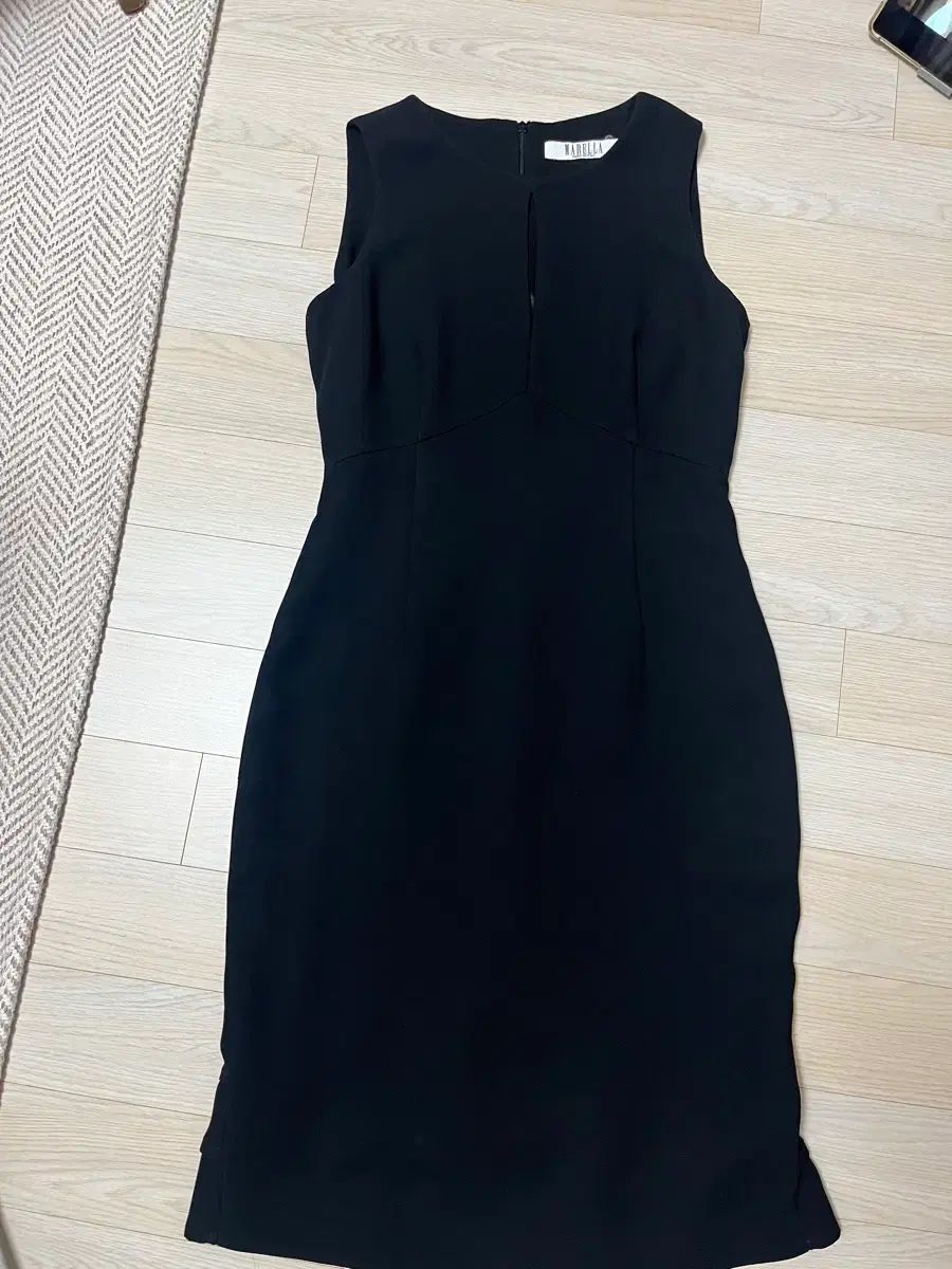 マレーラ(Marella) イタリア製 ブラック ONE PIECE 44 55 | MAX MARA 系列 7,127円