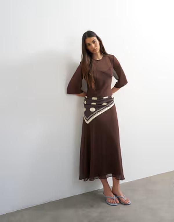 トップショップ レディース トップス ワンピース シフォン Tシャツ マキシ Topshop curved waistband chiffon Tshirt maxi dress in chocola