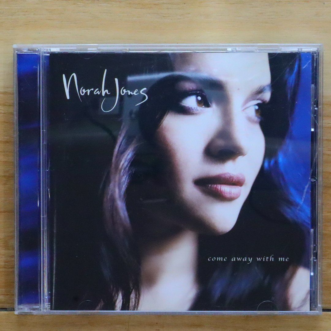 ノラ・ジョーンズ　直筆サイン入りCD 国内盤CD☆ノラ・ジョーンズ /Norah Jones□ ノラ・ジョーンズ
