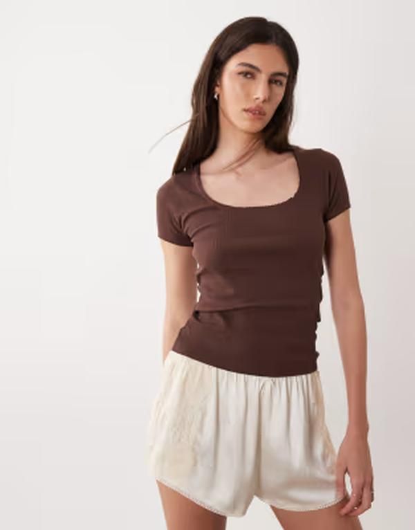 ジェイディーワイ レディース トップス Tシャツ JDY scoop neck tshirt BROWN ブラウン 8,495円
