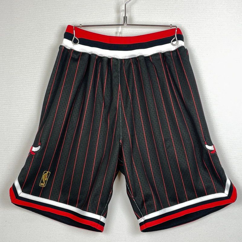 【中古品】MITCHELL & NESS ミッチェル アンド ネス CHICAGO BULLS 1996-97 ALTERNATE AUTHENTIC SHORTS オルタネイト オーセンティック ショーツ 短パン 【159-260728-sa-02-tei】