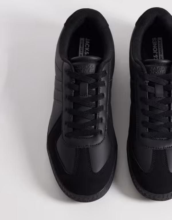 ジャック アンド ジョーンズ メンズ シューズ スニーカー トリプルブラック レザー フェイクレザー Jack Jones faux leather sneakers in triple Black