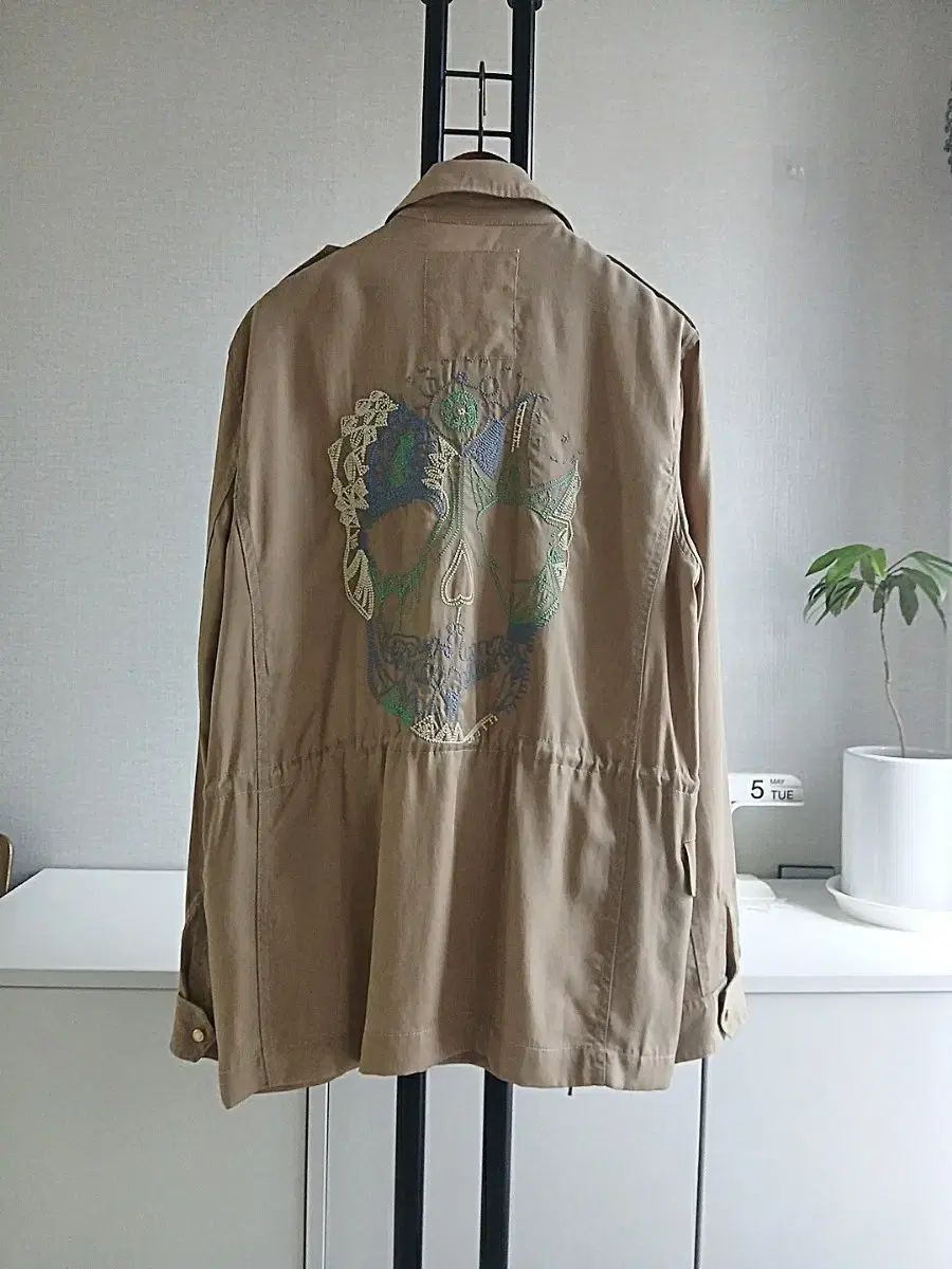 ZADIG&VOLTAIRE ザディグ・エ・ヴォルテール スキル刺繍 マウンテンパーカー