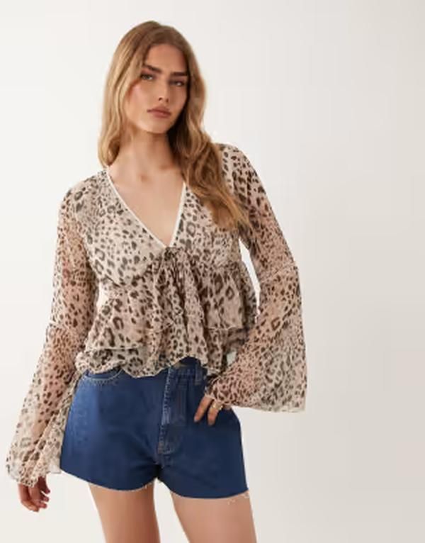 ミスセルフフリッジ レディース トップス シャツ フリル ブラウス Misselfridge flared sleeve ruffle blouse in animal アニマル