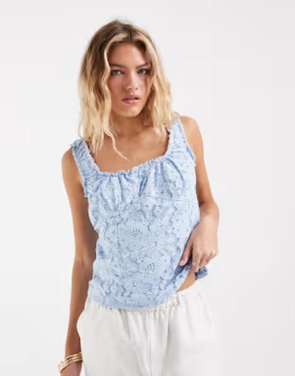 ヴェロモーダ レディース トップス ベスト レース Vero Moda gathered neckline lace tank top in light CM Blue Flower lace ブルー