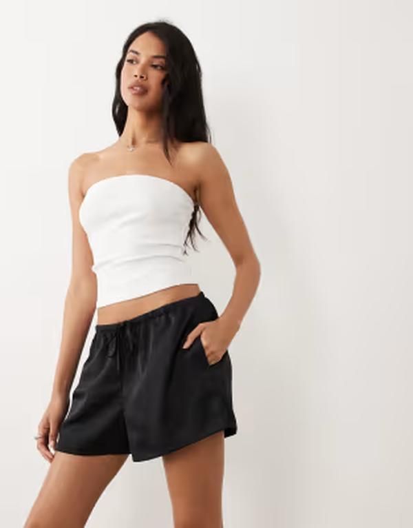 ジーナトリコ レディース ボトムス ハーフパンツ・ショーツ ショートパンツ サテン Gina Tricot satin drawstring shorts Black ブラック 13,855円