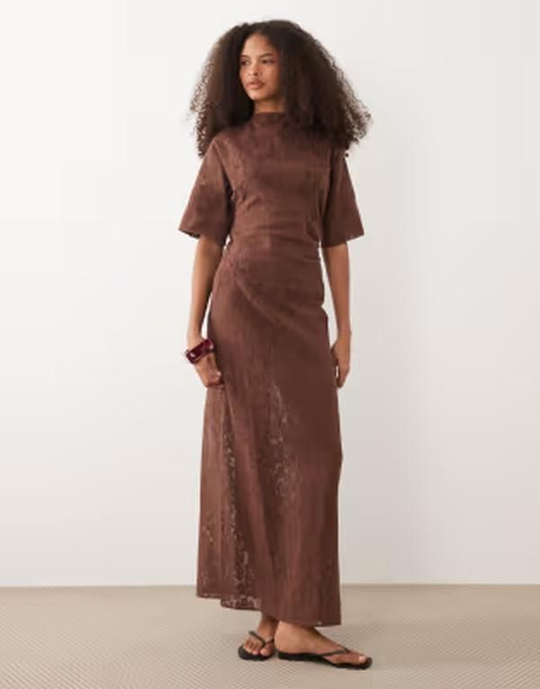 プリティラヴィッシュ レディース トップス ワンピース Tシャツ マキシ Pretty Lavish Suvi crochetshirt maxi dress BROWN ブラウン