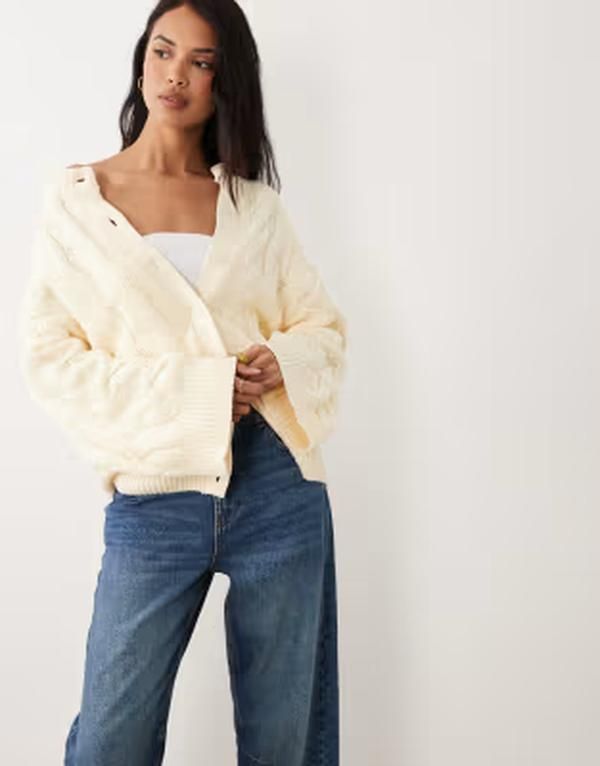 ジーナトリコ レディース アウター カーディガン コットン ニット Gina Tricot rich cotton knit cable cardigan in vanilla yellow Vani
