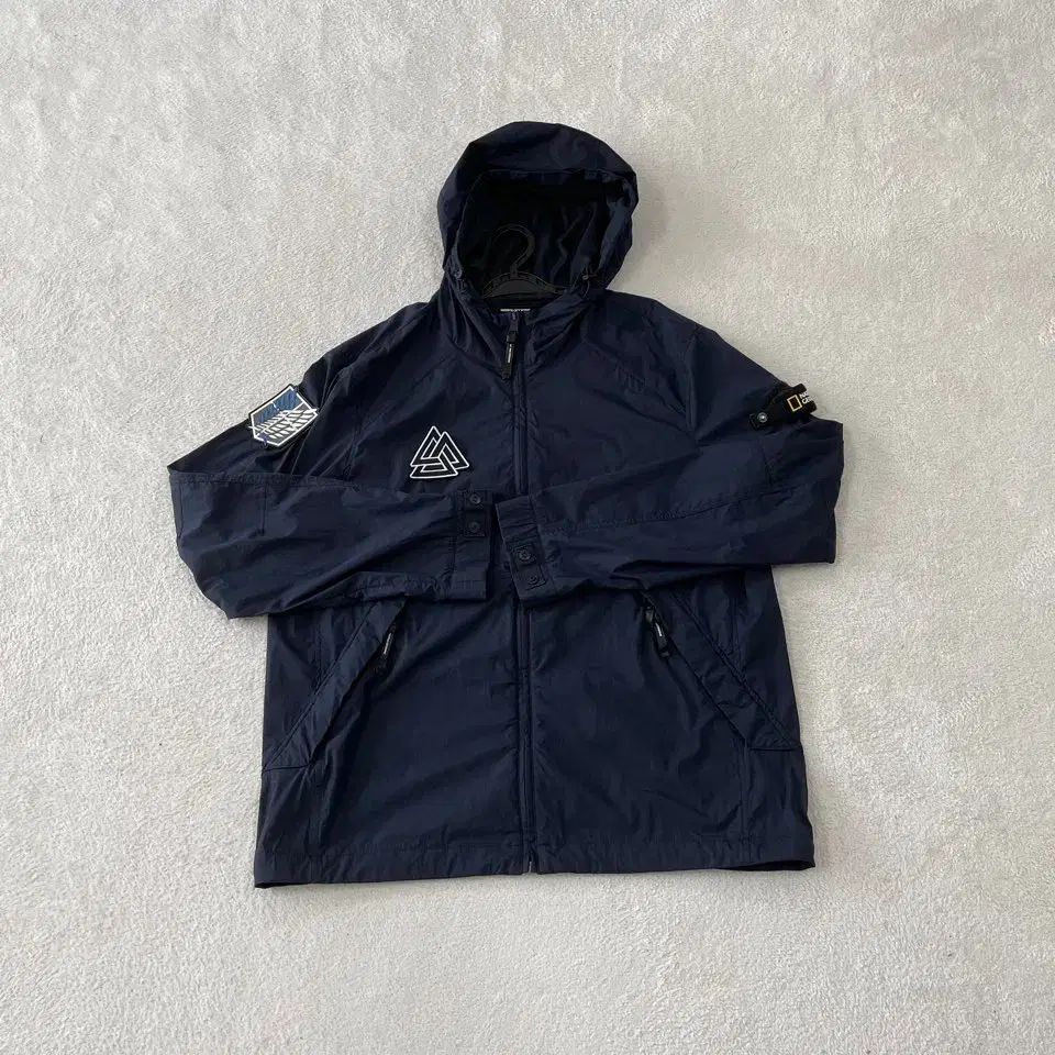 XXL ナショナルジオグラフィック 軽量ウィンドブレーカー 110 6,413円