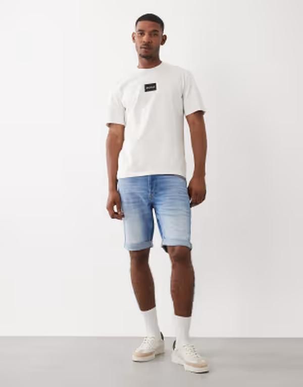 ヒューゴレッド メンズ ボトムス ハーフパンツ・ショーツ ショートパンツ デニム HUGO Red taperedenim shorts in light Bright Blue ブルー