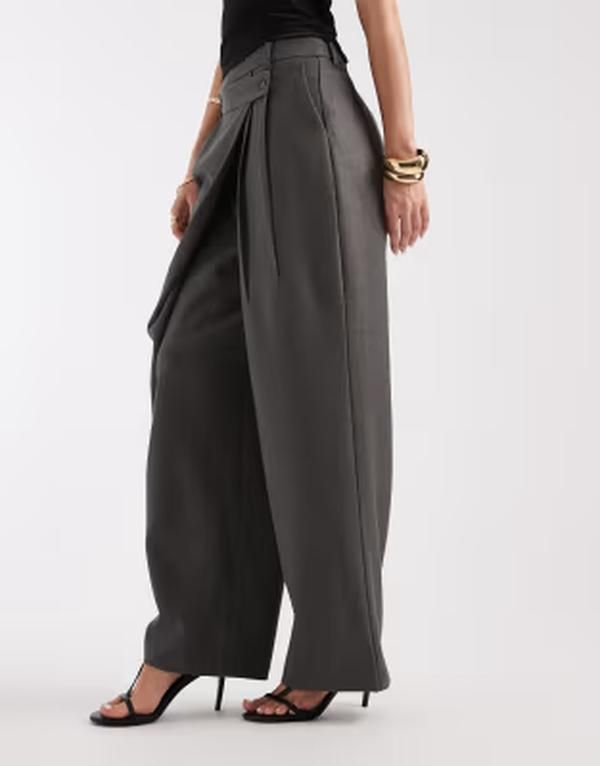 モーテル レディース ボトムス カジュアルパンツ Motel Kannasymetric waist pants in charcoal Gray グレー