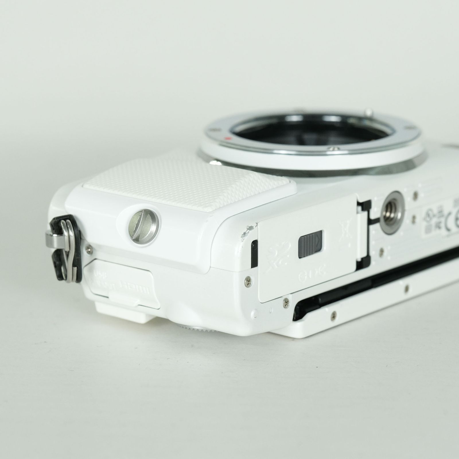 美品 | シャッター数3,865回] OLYMPUS PEN Lite E-PL6 ボディ ホワイト