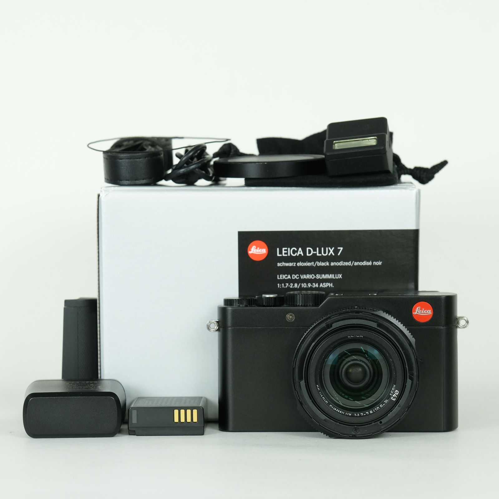 [並品 | 外付けグリップ付] LEICA D-LUX7 ブラック | コンパクトデジタルカメラ 98,175円