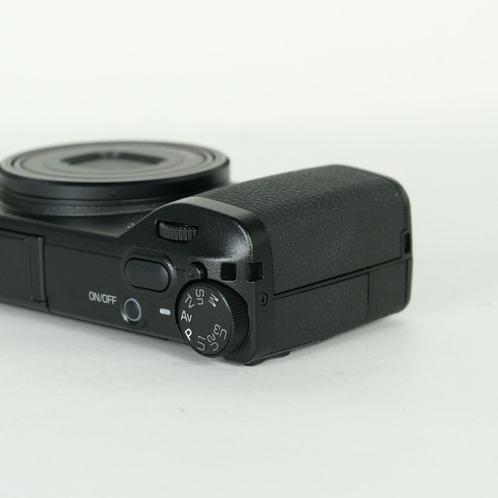 美品 | シャッター数3,930回] RICOH GR IV | コンパクトデジタルカメラ