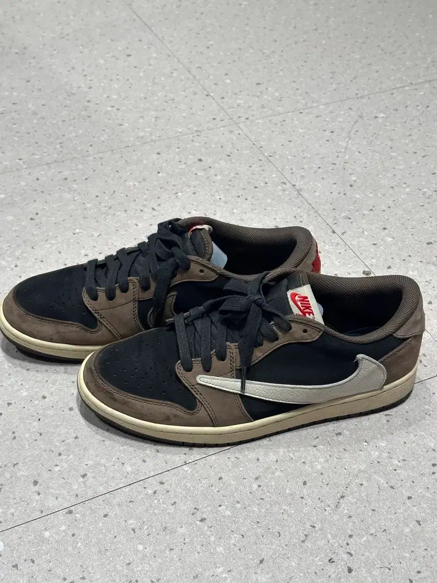 正規品 単品) NIKE エア ジョーダン 1 ロー トラヴィス スコット モカ モデル