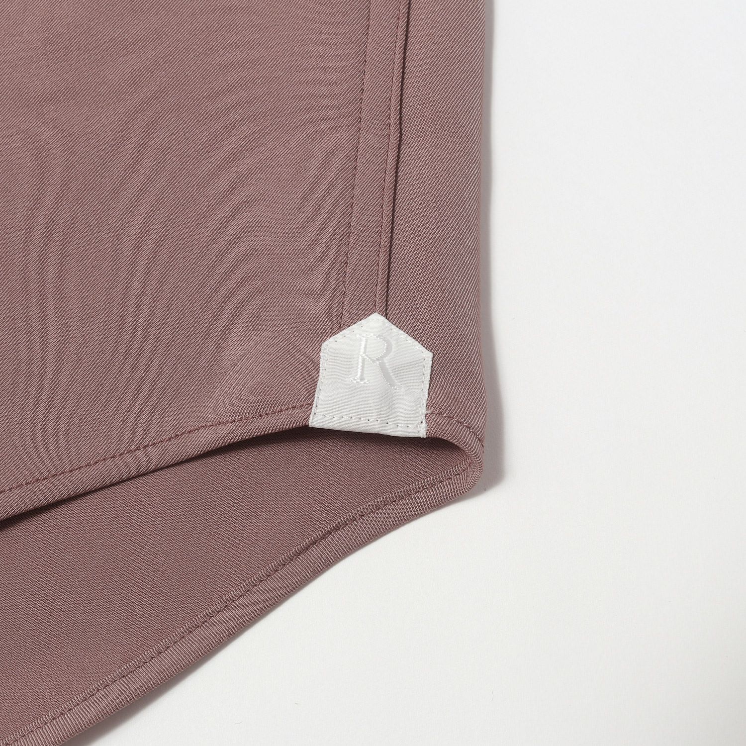 【美品】RAINMAKER レインメーカー シャツ オールドローズ サイズ:46 22AW ハイネック スタンドカラー シャツ HIGH-NECK COLLAR SHIRT 日本製 トップス カジュアルシャツ 長袖【メンズ】【中古】 美品】RAINMAKER レインメーカー シャツ オールドローズ サイズ:46