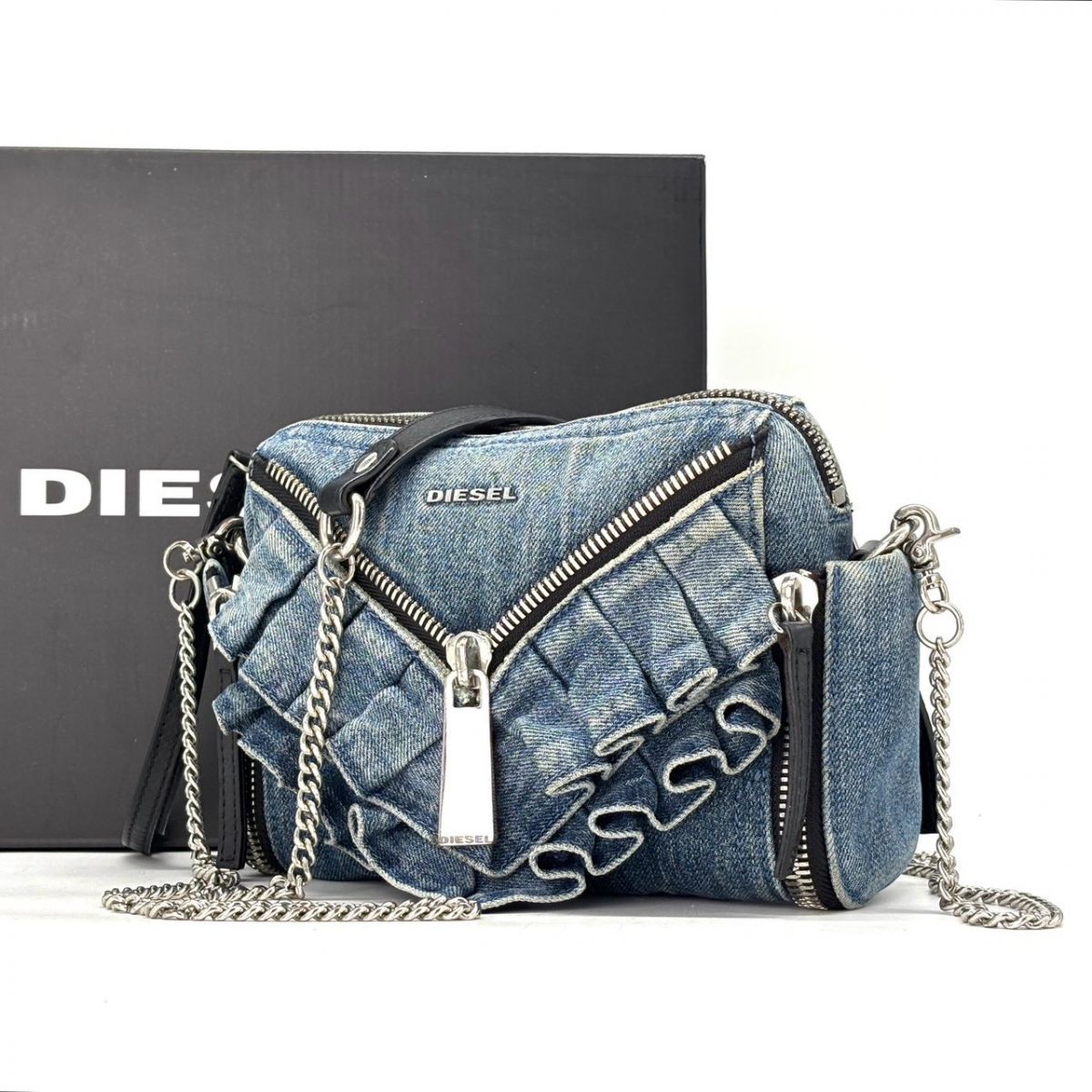 【ジャケットを纏ったような遊び心】　DIESEL　チェーンショルダーバッグ デニム フリル クロスボディ レディース　ブルー