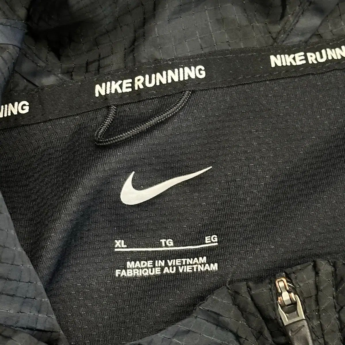 XL NIKE ランニング ブラック フード ウィンドブレーカー - メルカリ