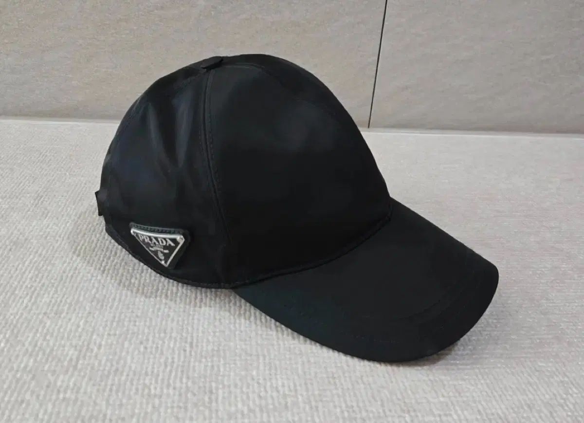 PRADA プラダ ベースボールキャップ Mサイズ