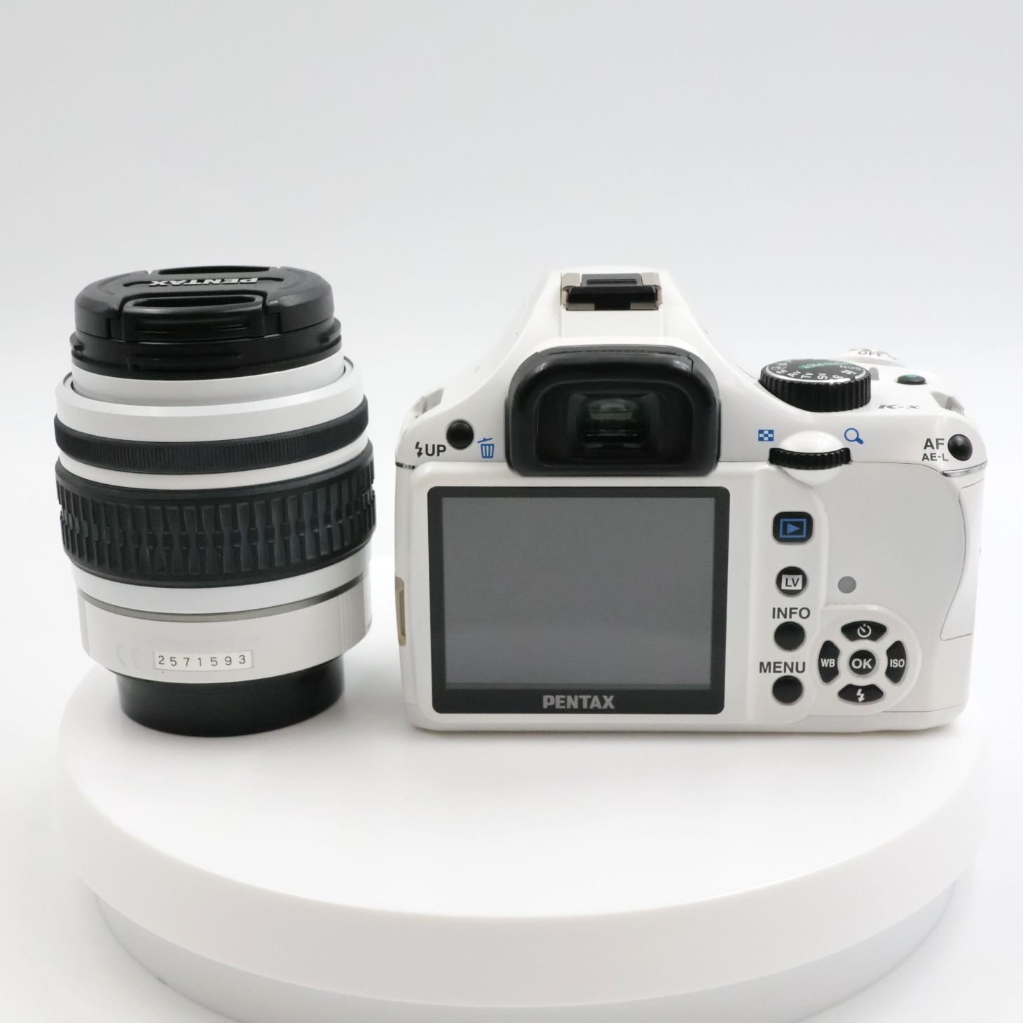 □シャッター数7943枚！良品□ PENTAX K-x ホワイト レンズキット