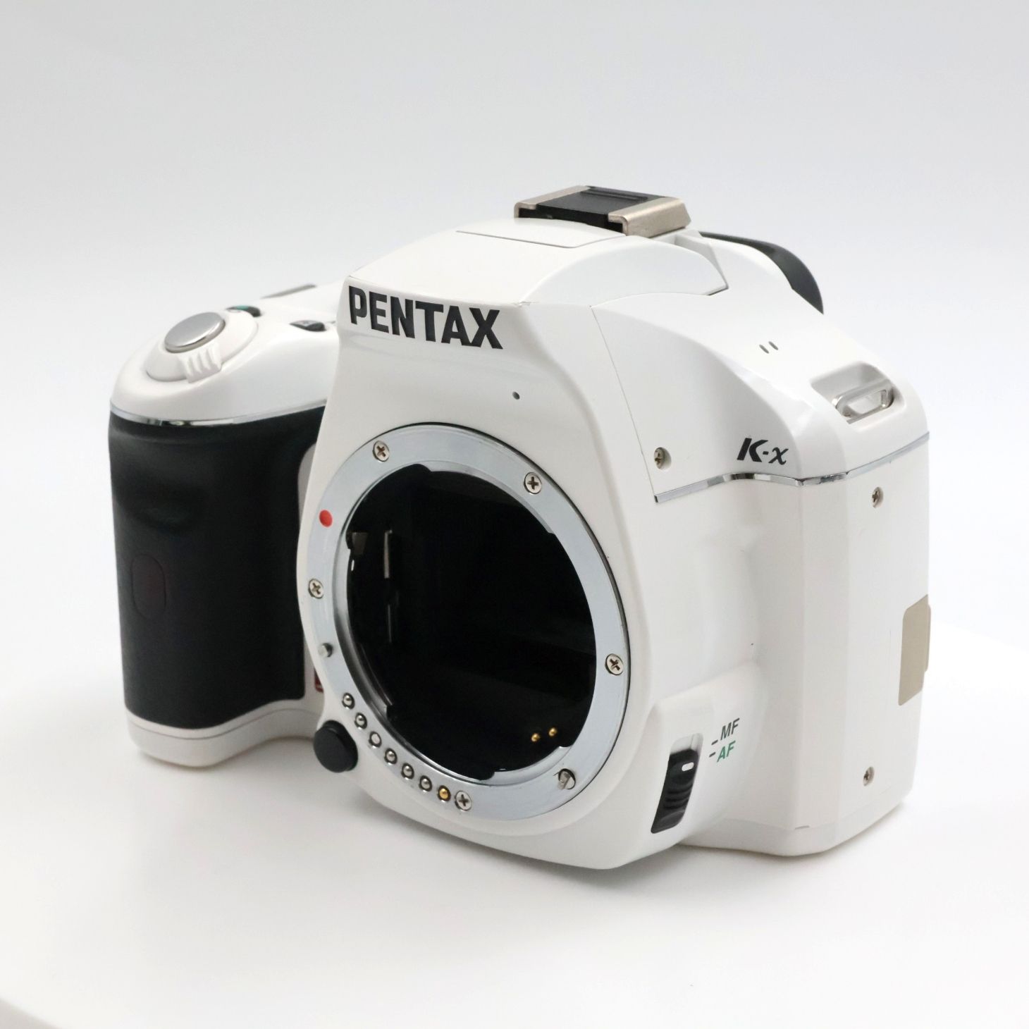 □シャッター数7943枚！良品□ PENTAX K-x ホワイト レンズキット