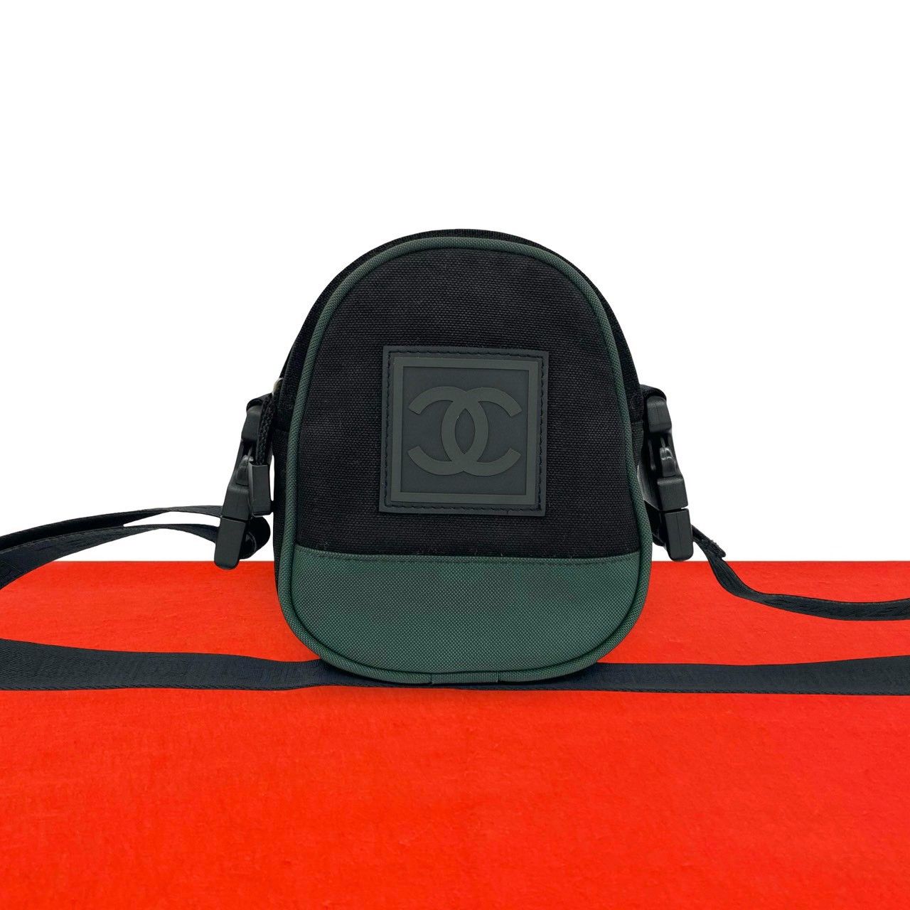 極 美品 シール有 8番台 CHANEL シャネル ココマーク ロゴ キャンバス メッシュ ショルダーバッグ ポシェット ブラック グリーン 24971