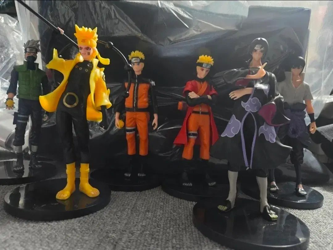 Juego de 6 figuras de NARUTO (incluidos Kakashi, NARUTO, Sasuke Uchiha e Itachi)