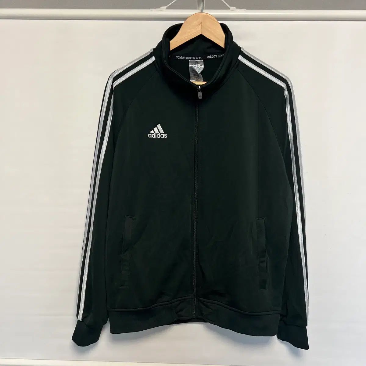 正規品/2XL アディダス マーシャルアーツ 3本線 ダークグリーン 緑 トラックジャージ (ヨーロッパ)